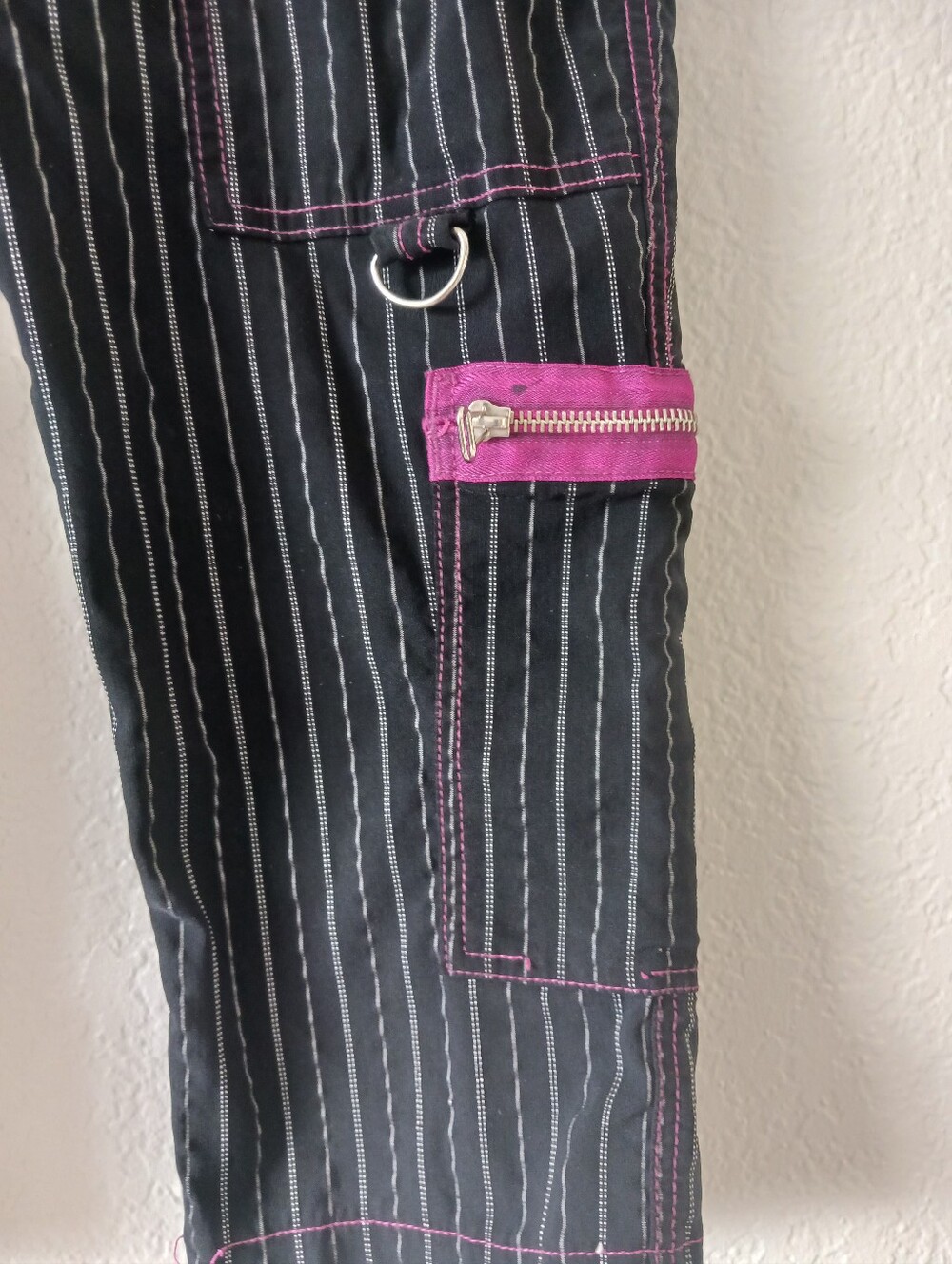 Punk Black Pinstripe Capri Pants with Zippers And Pink Stitching Vintage 90s - Picture 7 of 7
